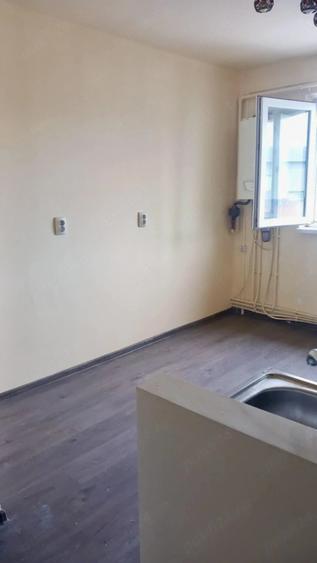 Apartament cu 2 camere semidecomandat în Micro 11