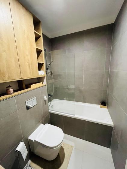 Apartament cu 2 camere semidecomandat, mobilat în Pajura