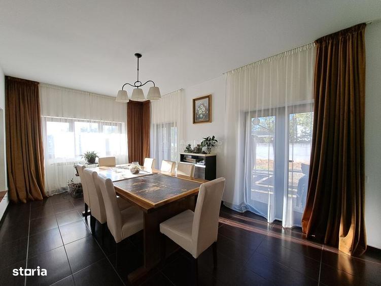 Casă cu 4 camere cu Teren 2500 Mp în Samurcași