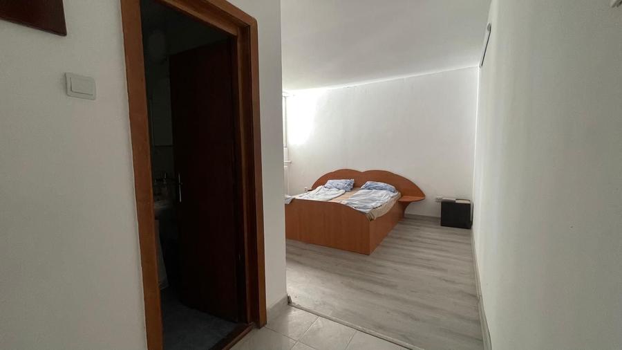 Spațiu comercial, de 2,100 mp, în Borș