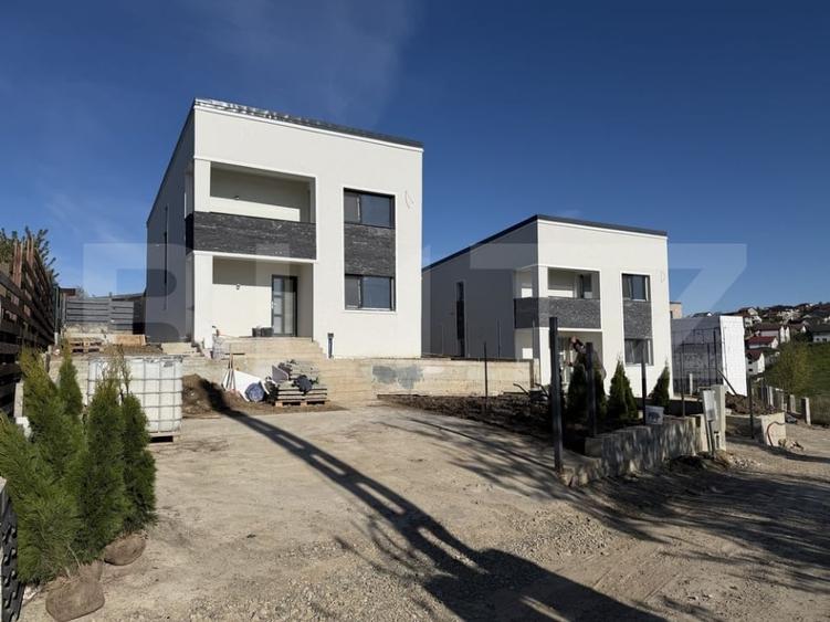 Casă individuală cu 4 camere cu Canalizare în Valea Adâncă
