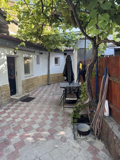 Casă cu 2 camere cu Teren 150 Mp în Casa de Cultură