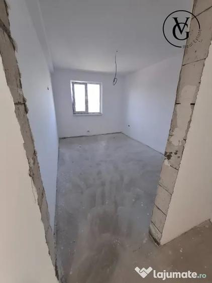 Casă cu 5 camere cu Teren 240 Mp în Valu lui Traian