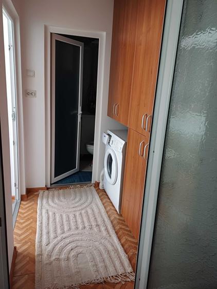 Apartament cu 2 camere semidecomandat în Micro 3