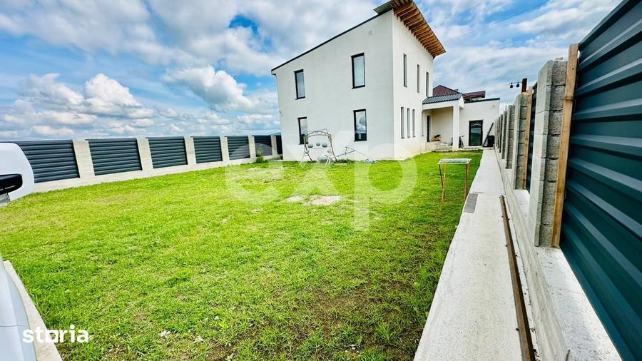 Casă cu 4 camere cu Teren 550 Mp în Săcueni
