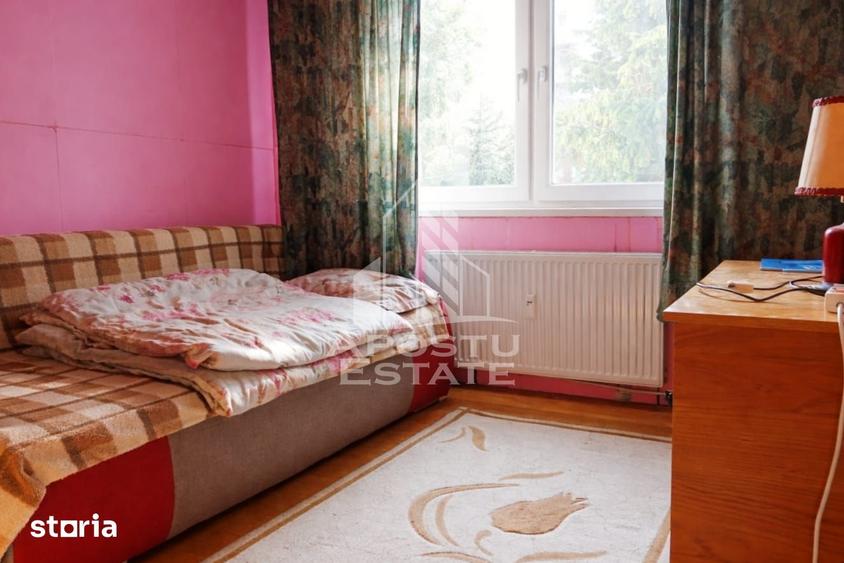 Apartament cu 2 camere, mobilat în Boul Roșu