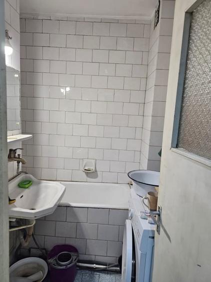 Apartament cu 2 camere decomandat în Republicii