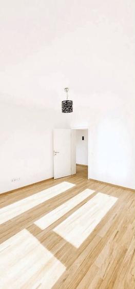 Apartament cu 2 camere decomandat în Tractorul