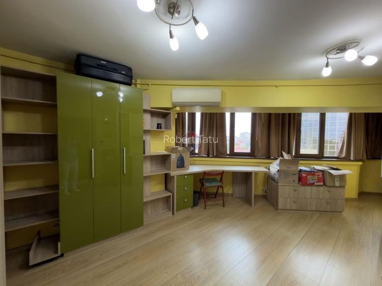 Apartament cu 3 camere de închiriat in Piata Victoriei