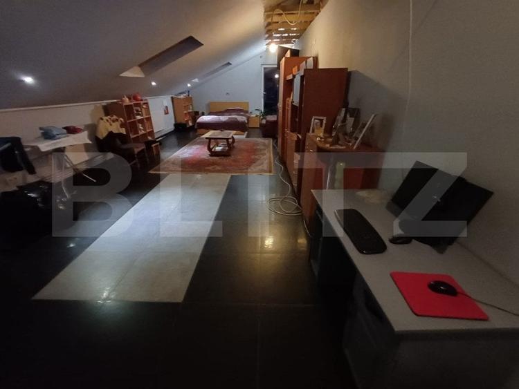 Casă individuală cu 6 camere cu Canalizare în Central