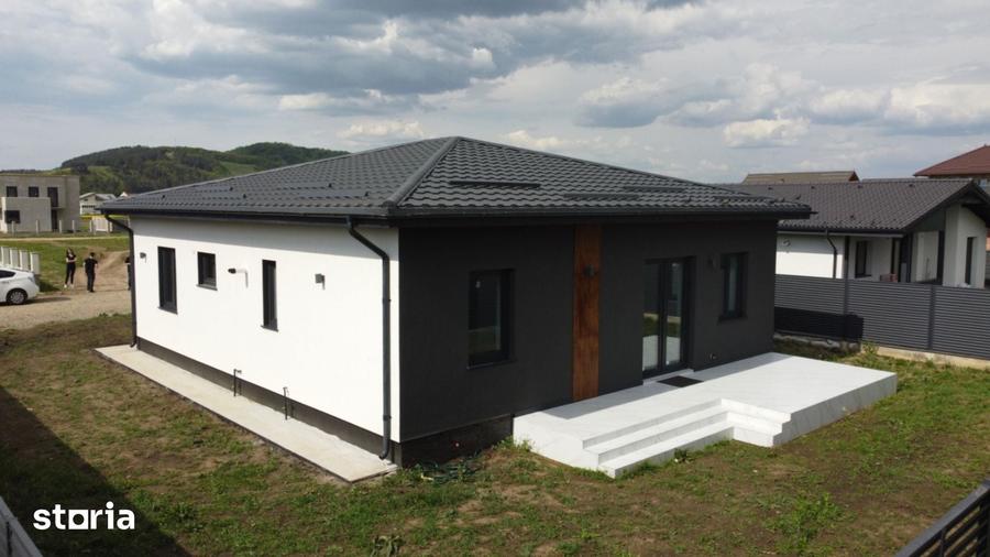 Casă cu 4 camere cu Teren 500 Mp în Central