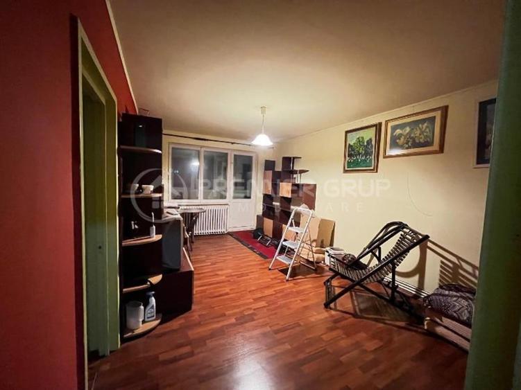 Apartament cu 4 camere decomandat în Alexandru cel Bun