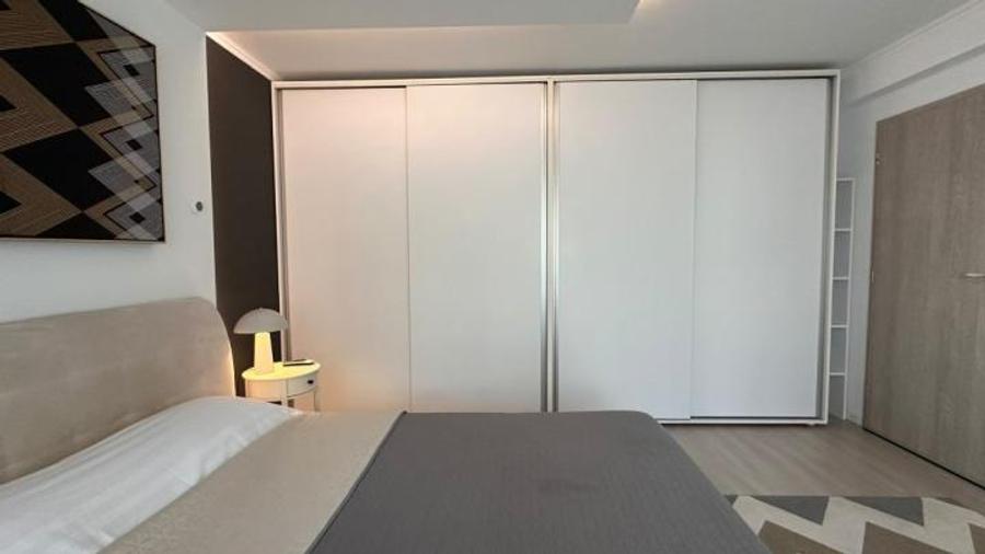 Apartament cu 2 camere decomandat, mobilat în Tei