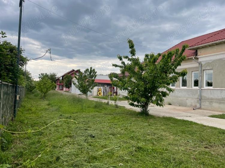 Casă cu 6 camere cu Teren 1500 Mp în Urleta
