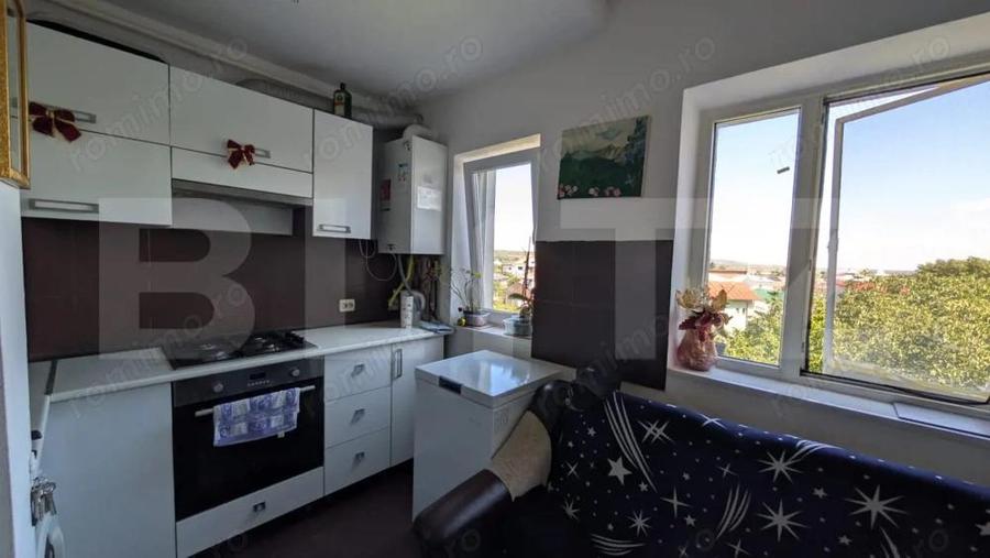 Apartament cu 2 camere semidecomandat, mobilat în Micro 9