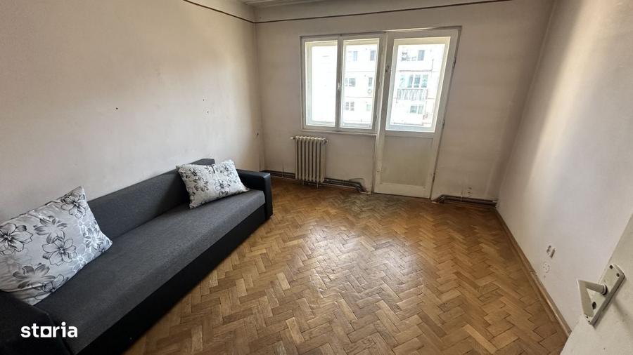 Apartament cu 4 camere decomandat, mobilat în Vasile Aaron — fotografia 3