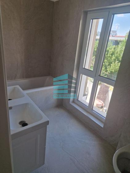 Casă individuală cu 5 camere cu Canalizare în Nicolae Grigorescu