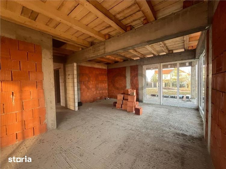 Casă cu 4 camere cu Teren 650 Mp în Oncea