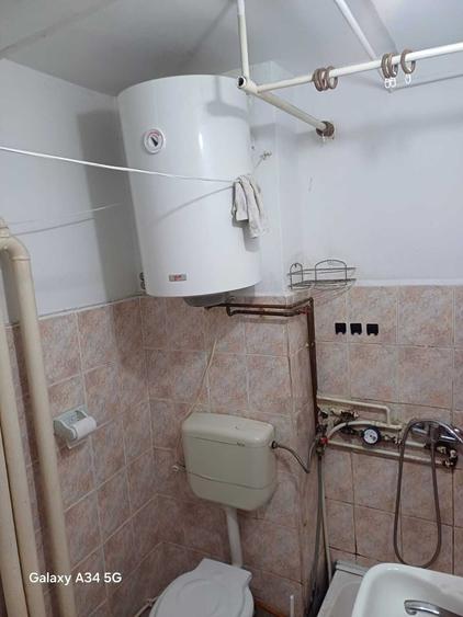 Apartament cu 2 camere semidecomandat în Tractorul