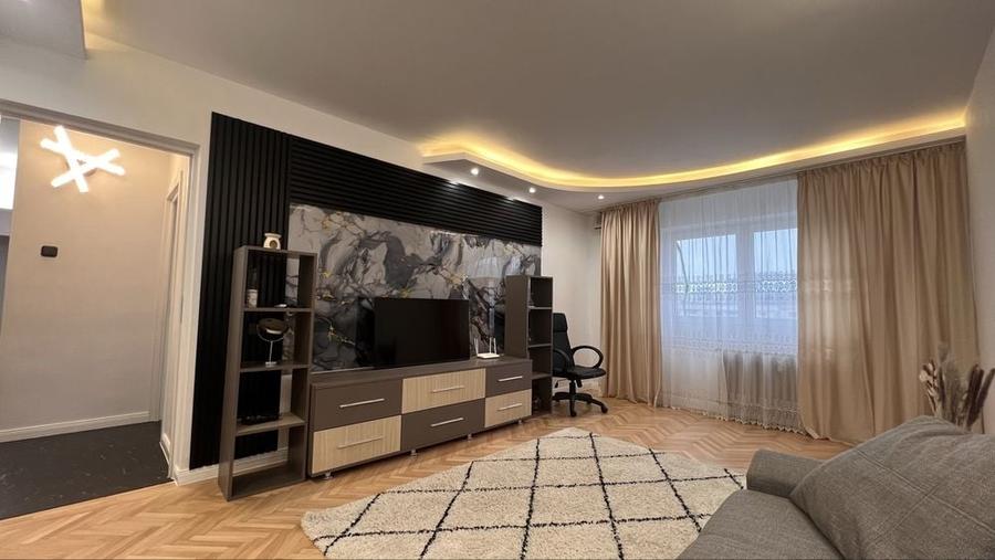 Apartament cu 3 camere decomandat în Rahova