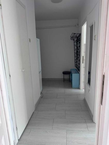 Apartament cu 2 camere semidecomandat în Bucșinescu