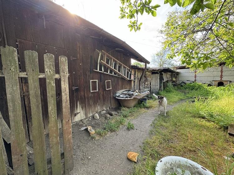 Casă cu 4 camere în Roșiori de Vede