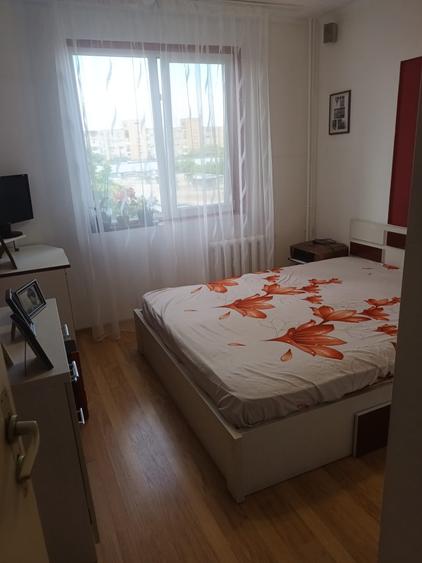 Apartament cu 4 camere decomandat, mobilat în Militari