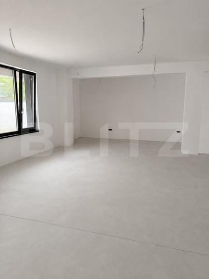 Spațiu comercial, de 198 mp, în Piața Centrală