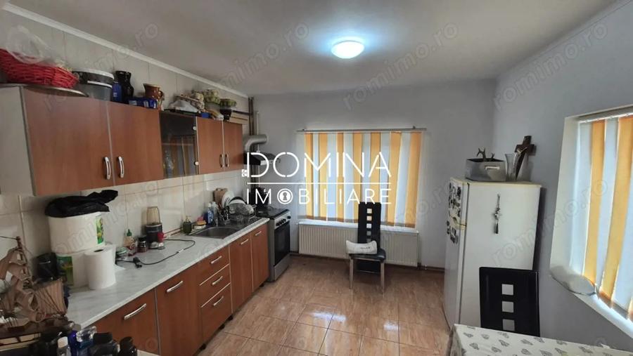 Casă cu Teren 1209 Mp în Central