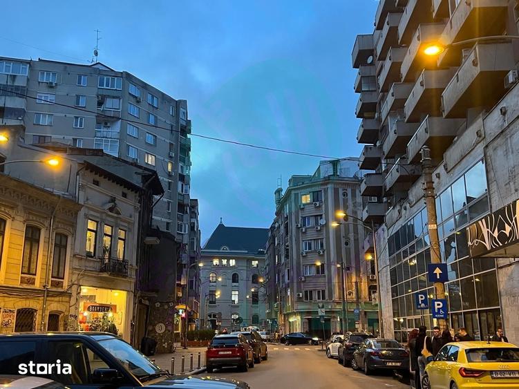 Apartament cu 4 camere semidecomandat în Centrul Civic