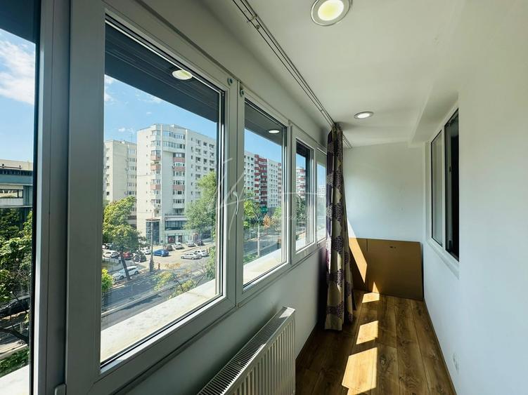 Apartament cu 3 camere semidecomandat, mobilat în Victoriei
