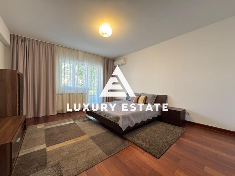 Apartament cu 4 camere decomandat în Polonă