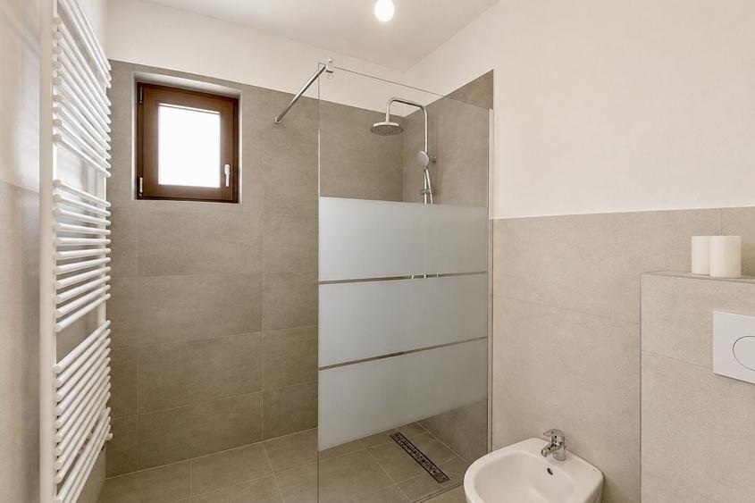Apartament cu 3 camere decomandat în Chișoda