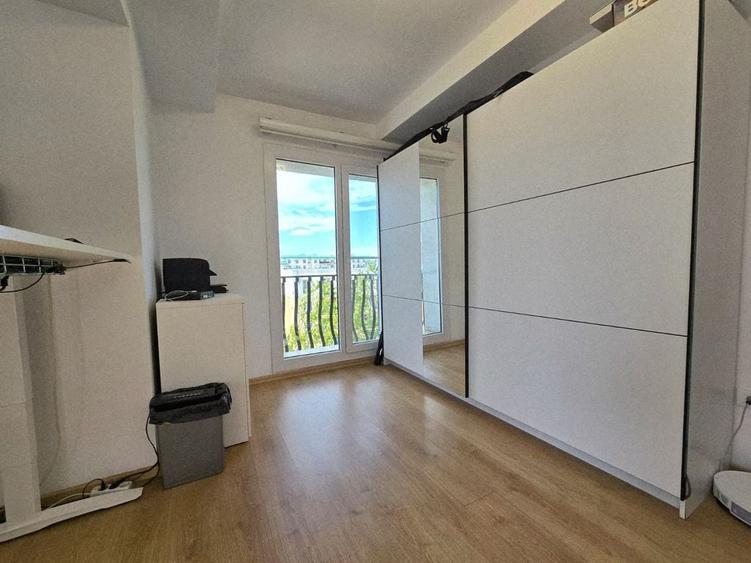 Apartament cu 3 camere semidecomandat în Ștefăneștii de Jos