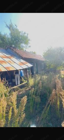 Casă cu 2 camere cu Teren 1200 Mp în Exterior Vest