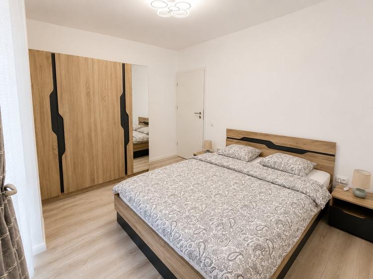 Apartament cu 2 camere semidecomandat, mobilat în Florești