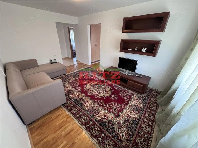 Apartament cu 3 camere decomandat în Central