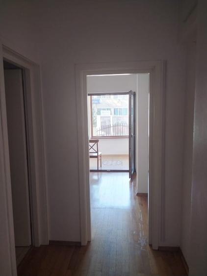 Apartament cu 3 camere decomandat în Banu Manta