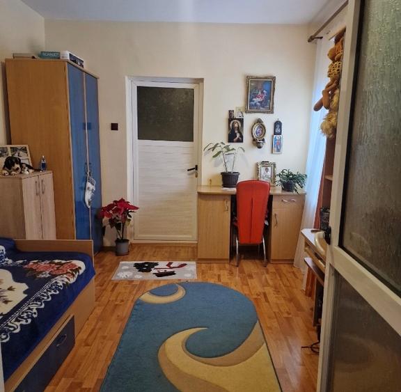 Casă individuală cu 4 camere cu Canalizare în Chitila