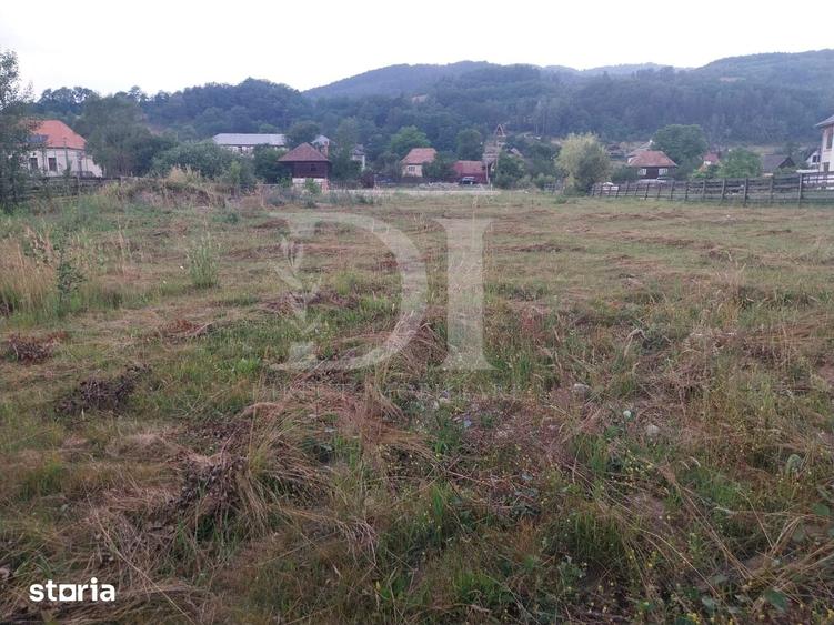 Teren, 3 401 m2, - 8