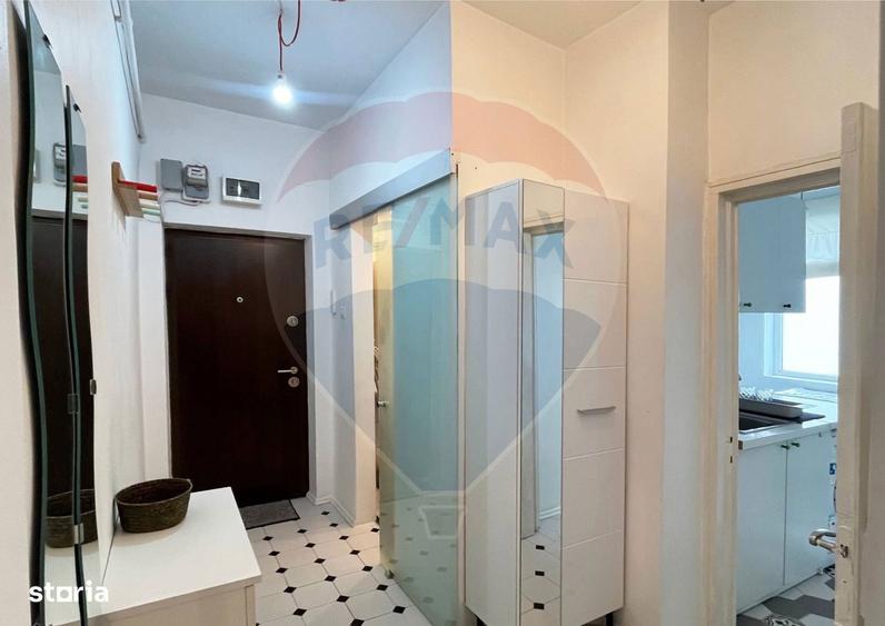 Apartament cu 2 camere semidecomandat în Tei