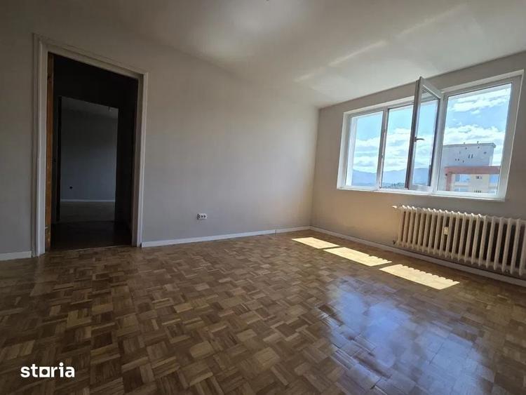 Apartament cu 2 camere decomandat în Ucea