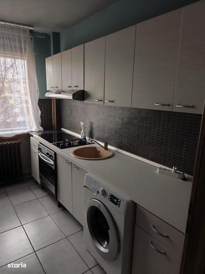 Apartament cu 3 camere în Tudor Vladimirescu
