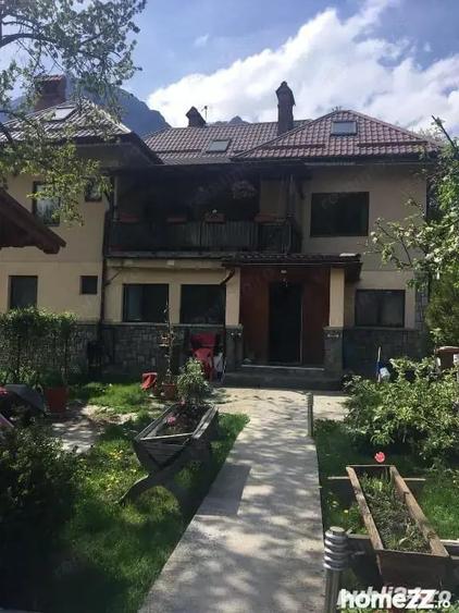 Casă cu 5 camere cu Teren 422 Mp în Zamora