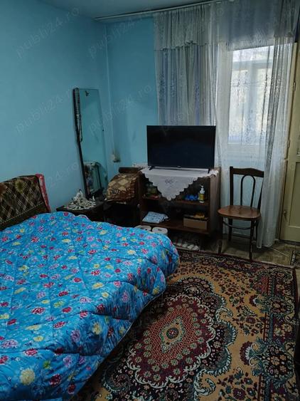 Apartament cu 3 camere semidecomandat în Trivale