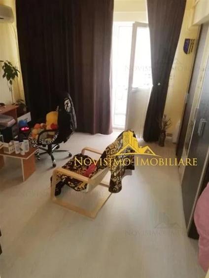 Apartament cu 4 camere decomandat în Mihai Bravu