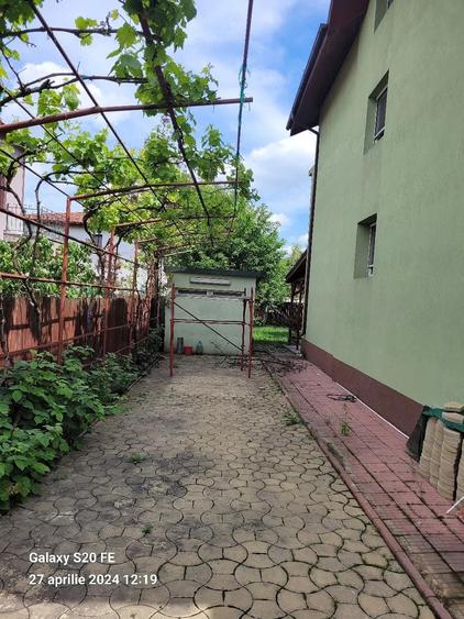Casă cu 6 camere cu Teren 511 Mp în Central