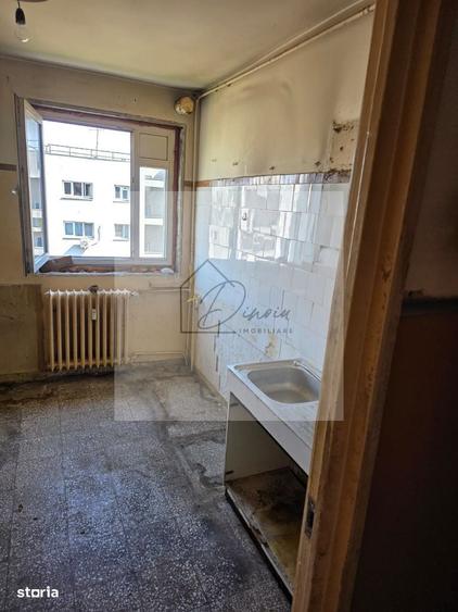 Apartament cu 3 camere semidecomandat în Câmpia Libertății