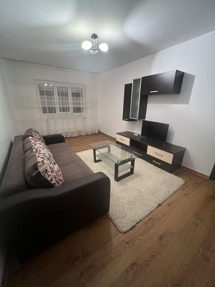 Apartament cu 2 camere decomandat în Romanești