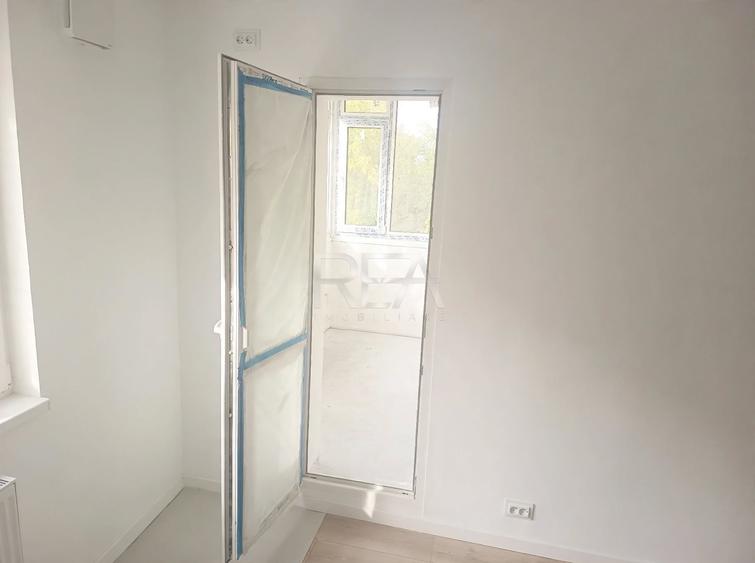 Apartament cu 3 camere decomandat în Berceni